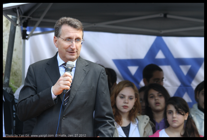 Der Gesandte der Bundesrepublik Deutschland, Peter Prgel, On stage in Haifa 27/1/2012 at the opening of Yad Lanitzol Shoah Museum