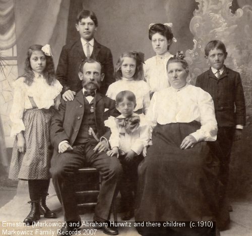 Ernestine Markowicz - Horwitz and Abram Horwitz and their children  - Gustav, Berta, Harry, Max, Rose, Hanna (picture c.1905, USA) please contact